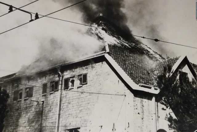 Bari, 7 aprile 1973: la Chiesa Russa va a fuoco. Ecco le foto inedite dell'incendio 